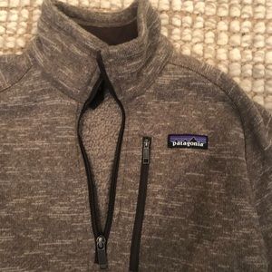 Women’s Patagonia 1/4 zip.  Brown.  XS